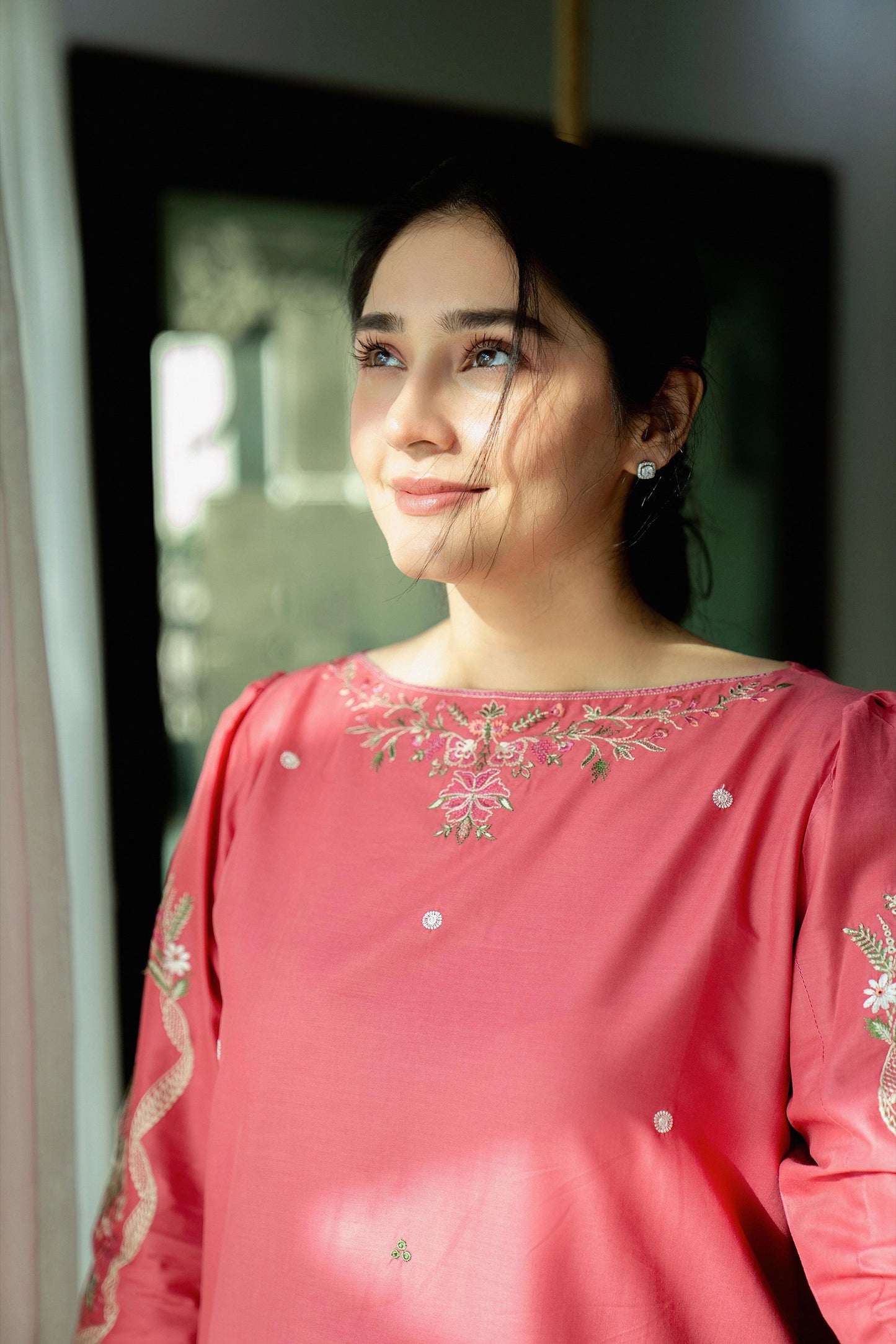 MEHAK – Embroidered Lawn 2-Piece Farshi Set