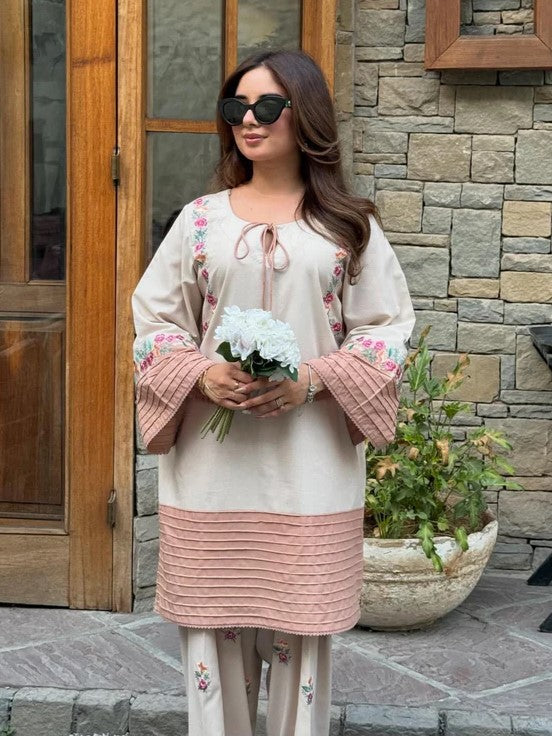 Vaari β Embroidered 2-Piece Lawn Set with Farshi Shalwar