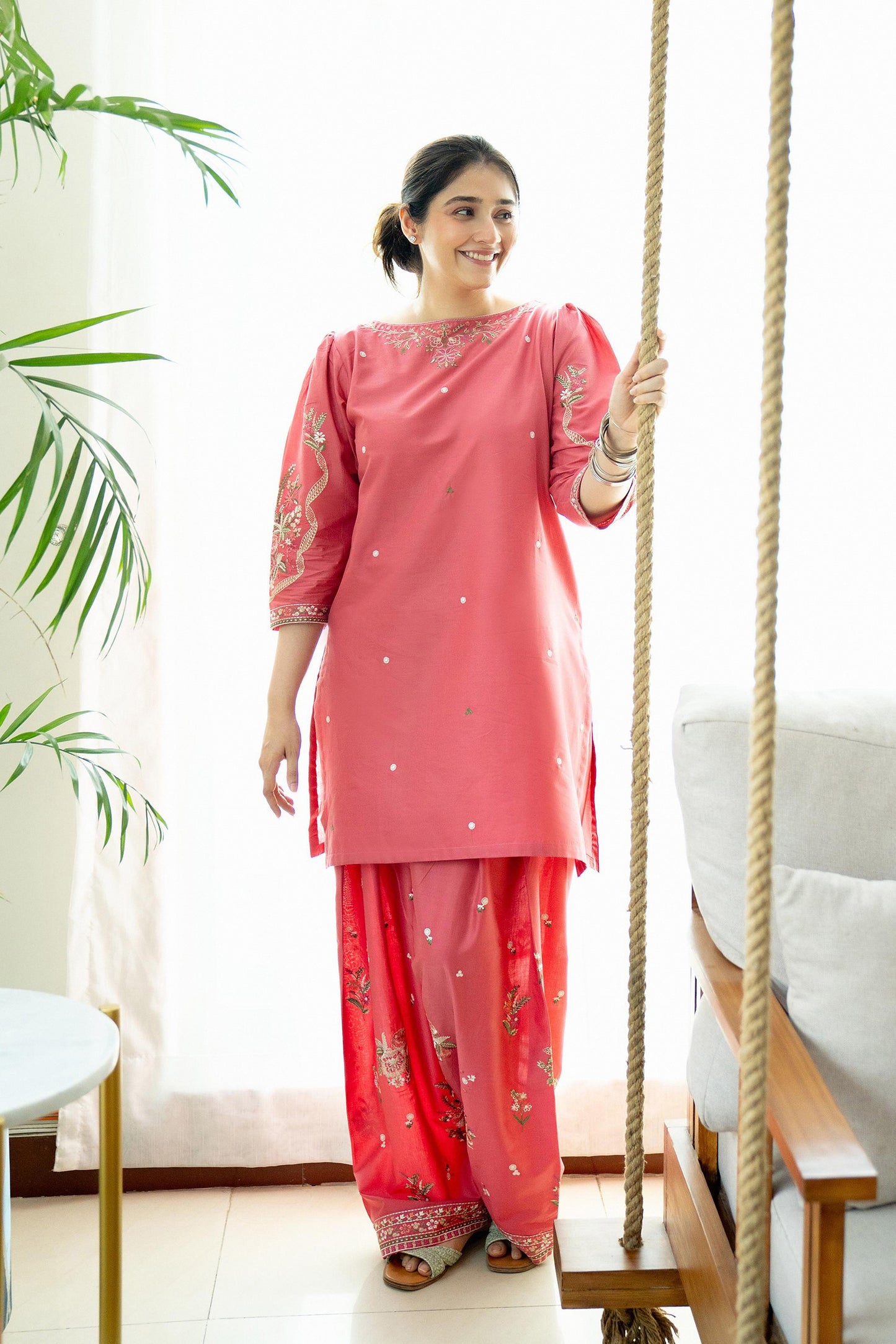 MEHAK – Embroidered Lawn 2-Piece Farshi Set