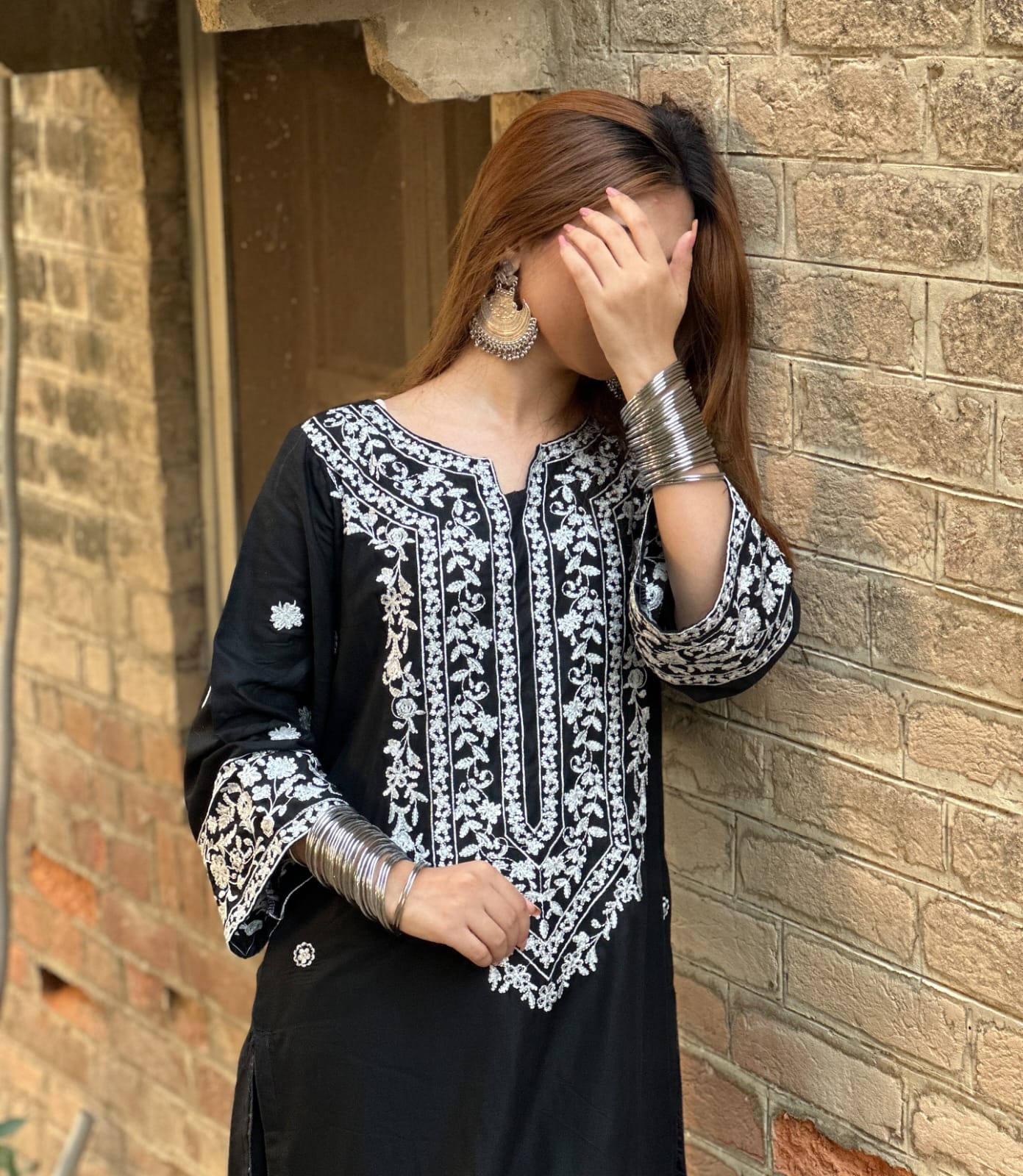 HINA β Embroidered Elegance 2-piece stitched set