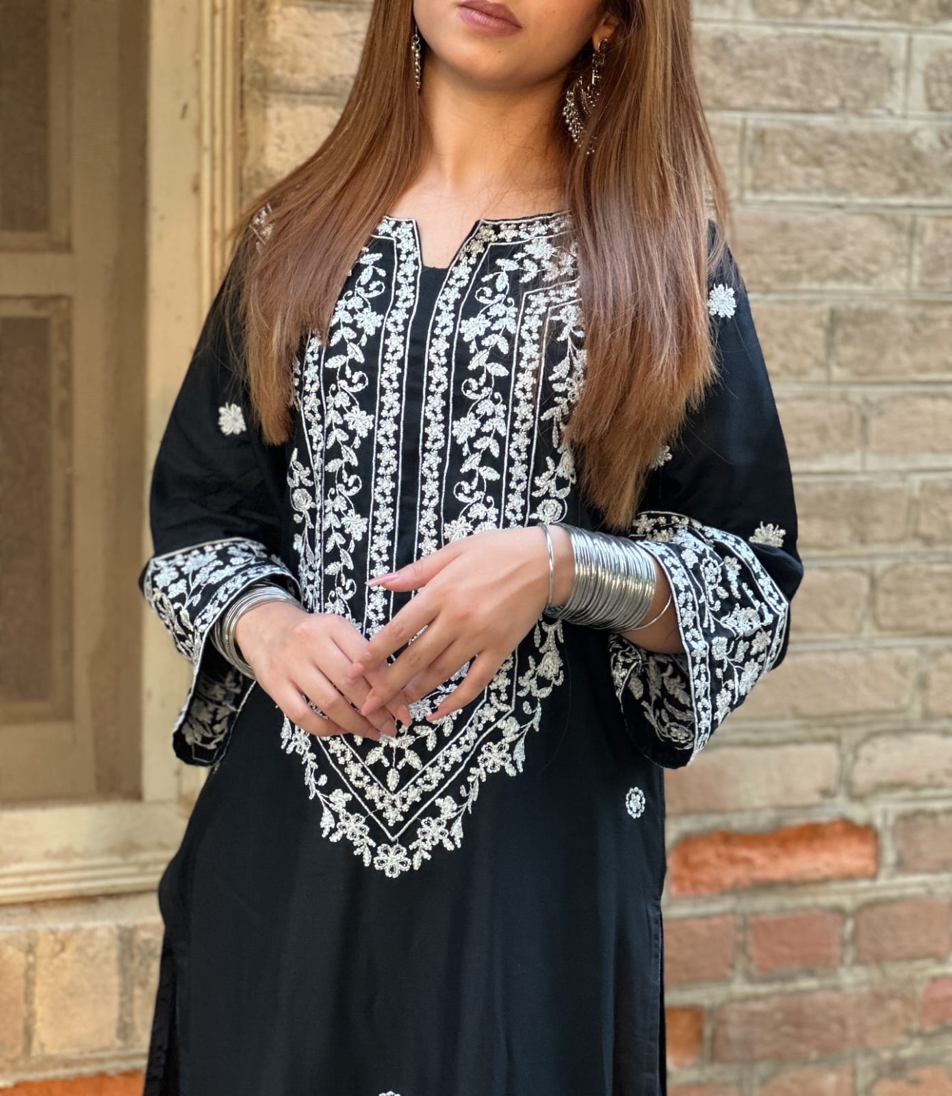 HINA β Embroidered Elegance 2-piece stitched set