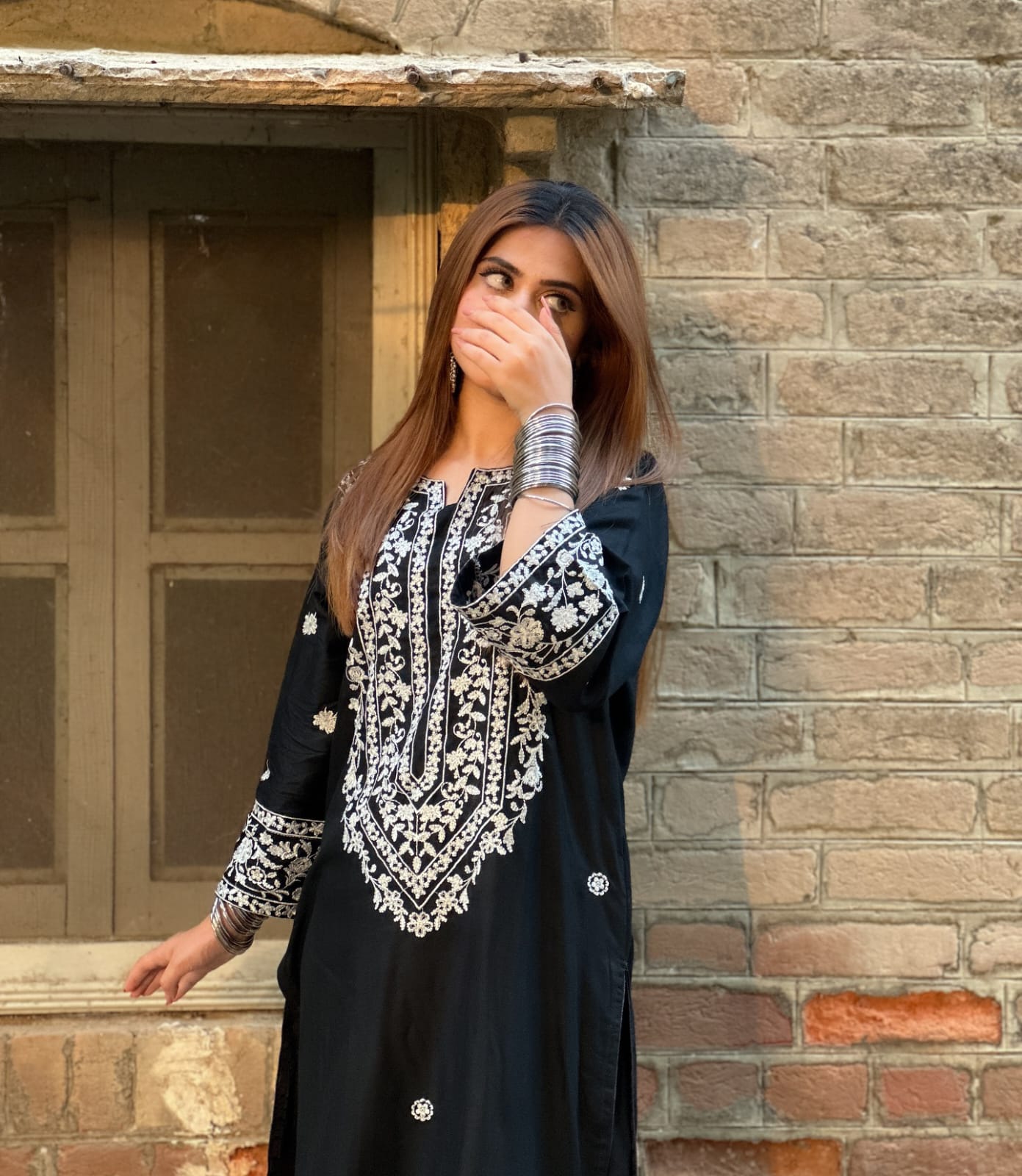 HINA β Embroidered Elegance 2-piece stitched set