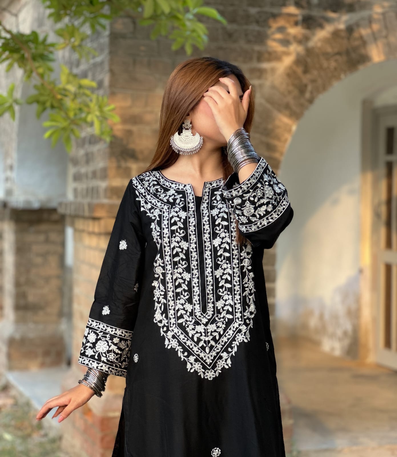 HINA β Embroidered Elegance 2-piece stitched set