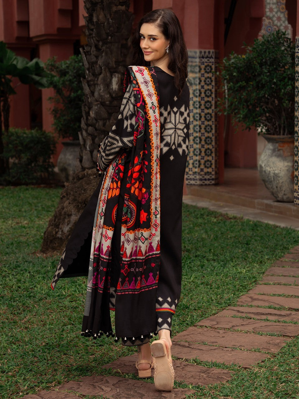 ZARA NOIR โ Wool Shawl 3-Piece Printed Dress (Stitched)