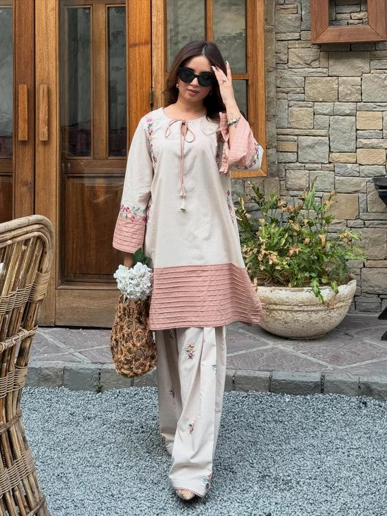 Vaari β Embroidered 2-Piece Lawn Set with Farshi Shalwar