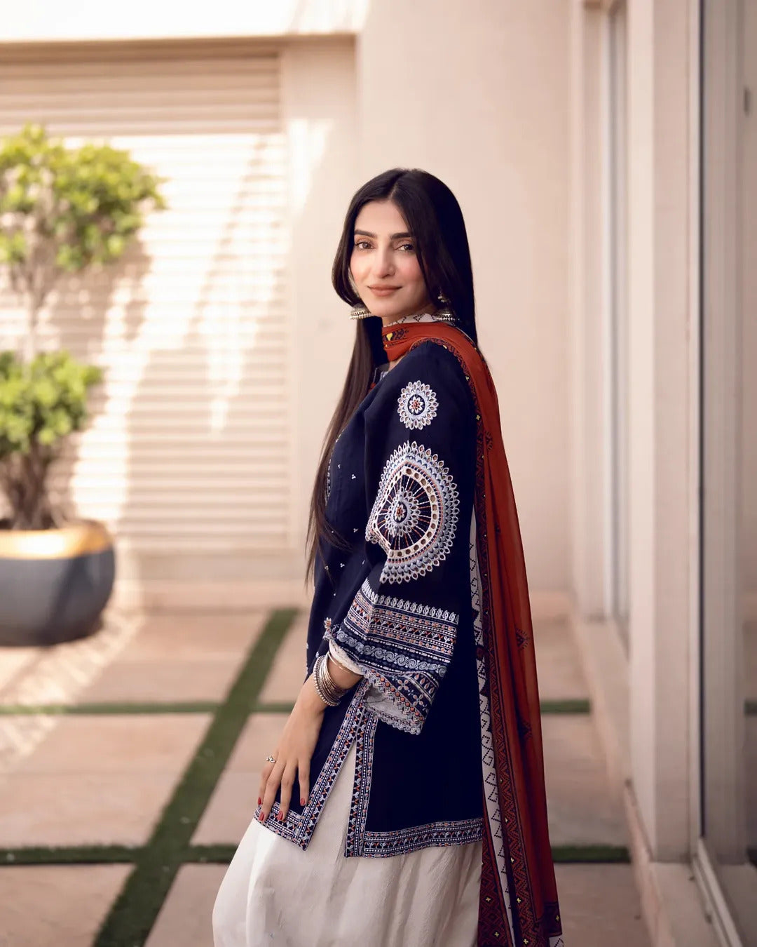 Rangrez – Heavy Embroidered 3-Piece Suit (Stitched)