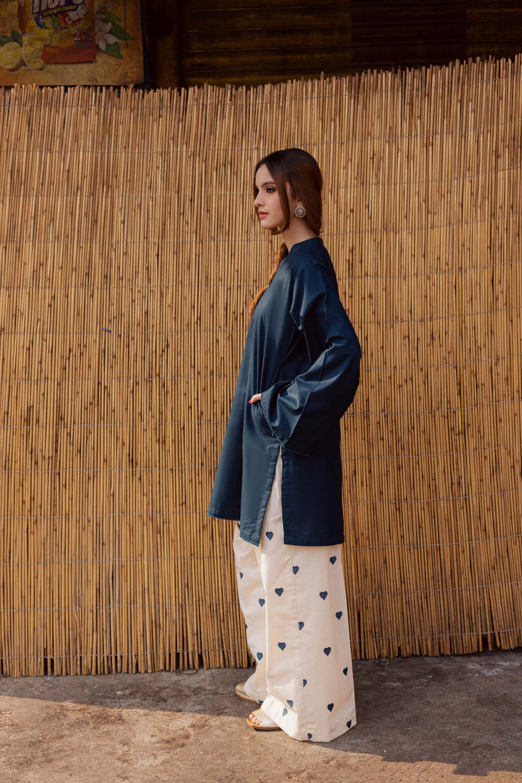Playful Hearts – Solid Kurta with Printed Trousers