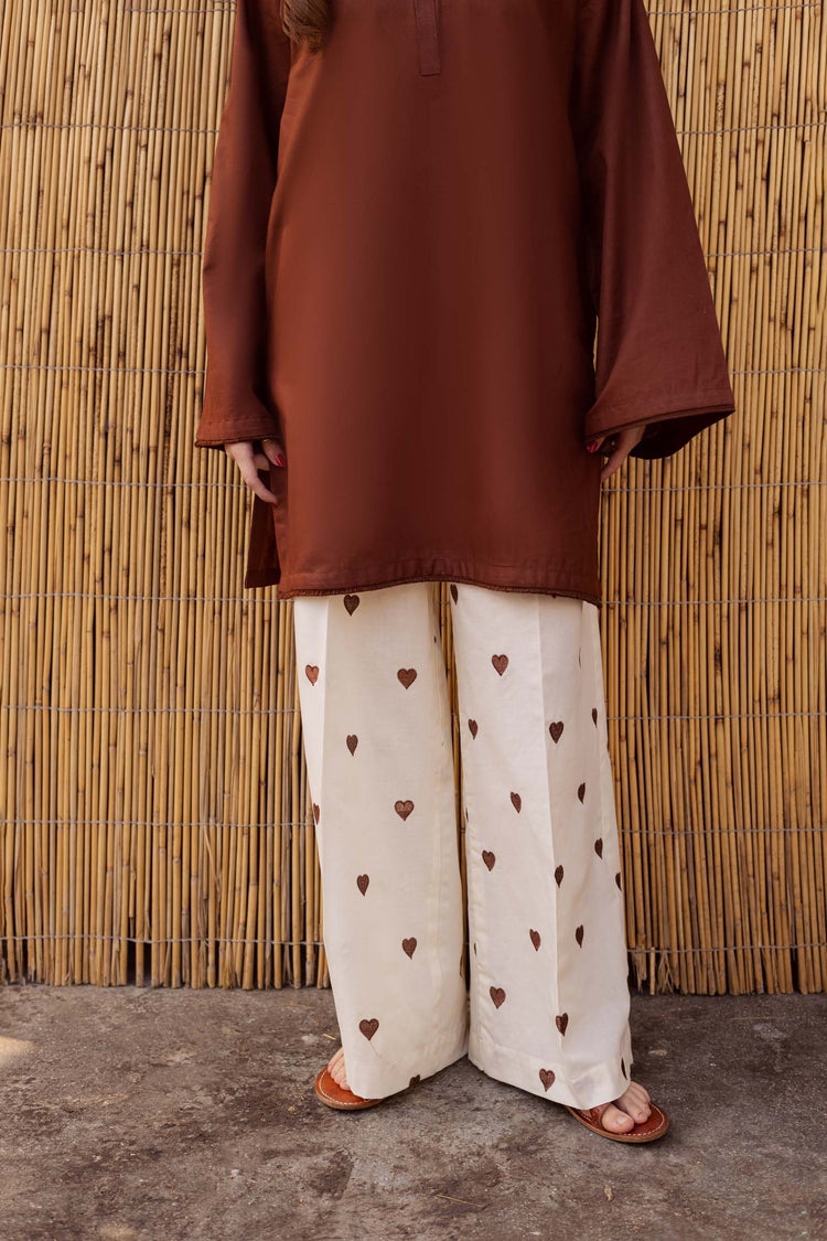Playful Hearts – Solid Kurta with Printed Trousers