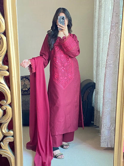 Roha – Luxury Embroidered 3-Piece Suit (Stitched)