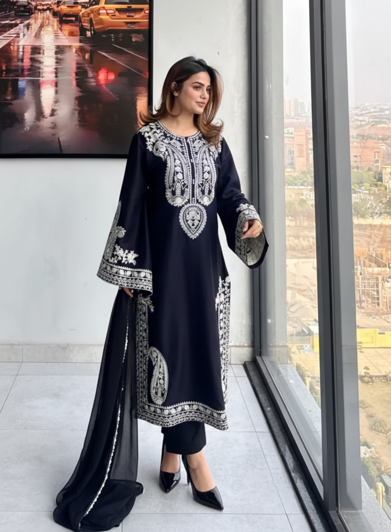 Zeenat Embroidered 3PC Dress