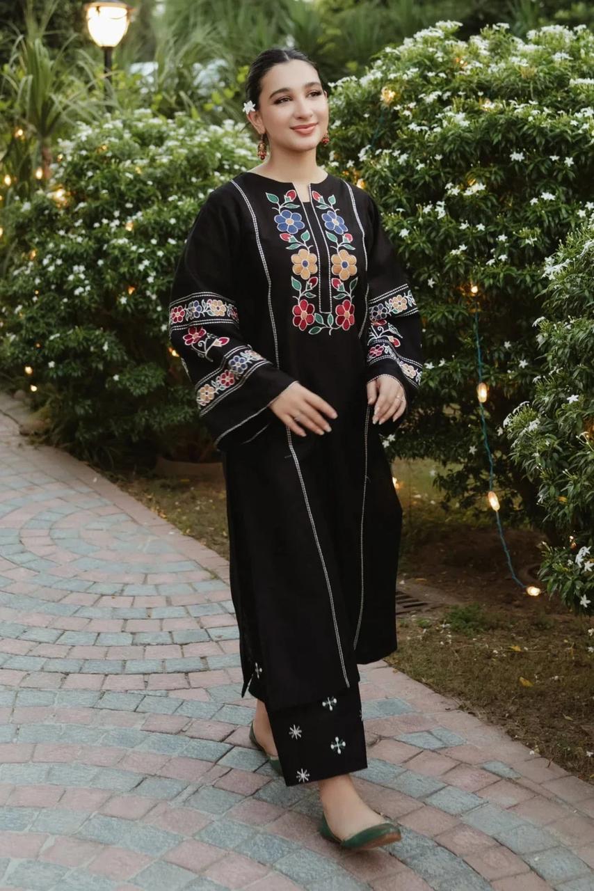 COTTAGE EMBROIDERED LONG LENGTH DRESS