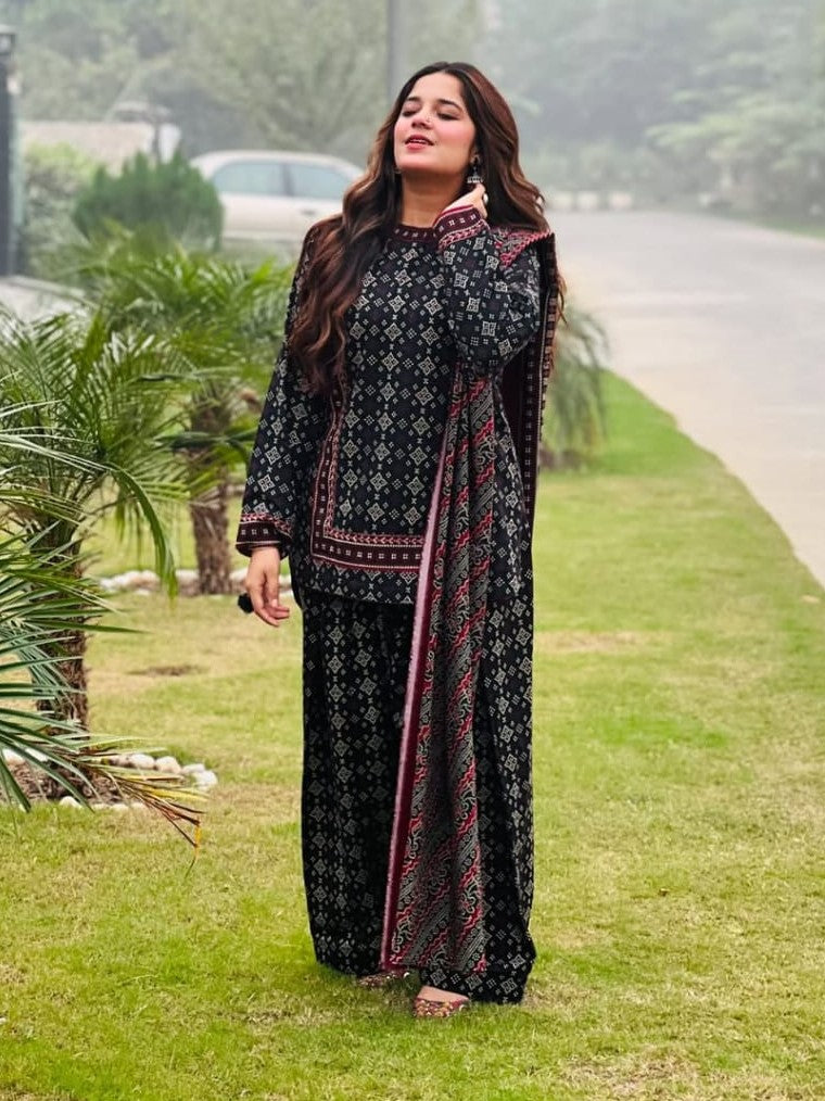 Digital Chunri 3-Piece Suit – Premium Silky Lawn