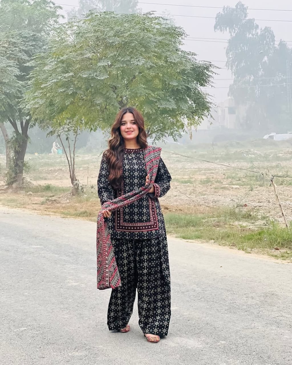 Digital Chunri 3-Piece Suit – Premium Silky Lawn