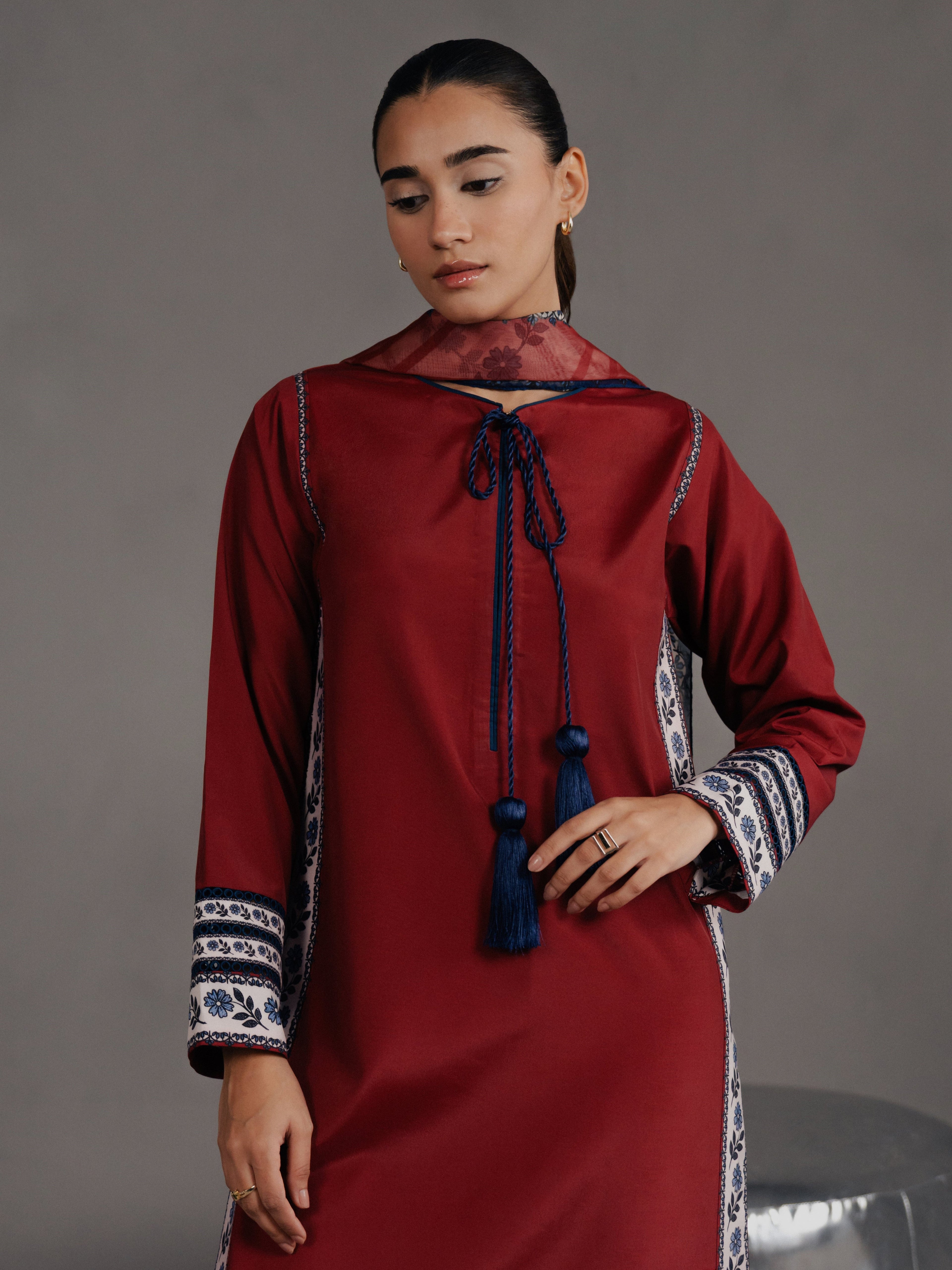 Mahveen – Maroon Bloom 3-Piece Printed Suit (Stitched)
