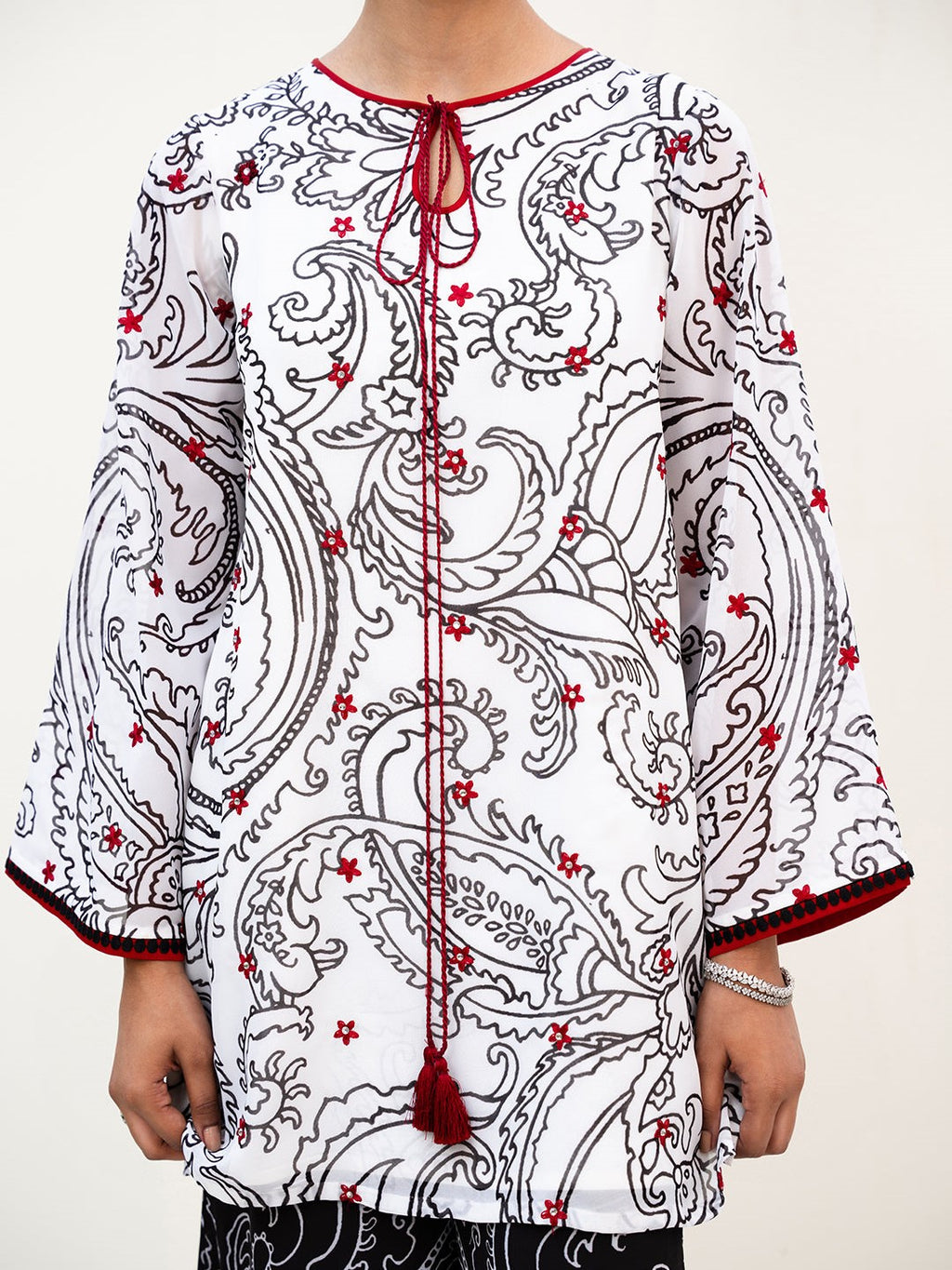 Mahira – Scarlet Touch Printed 3-Piece Suit