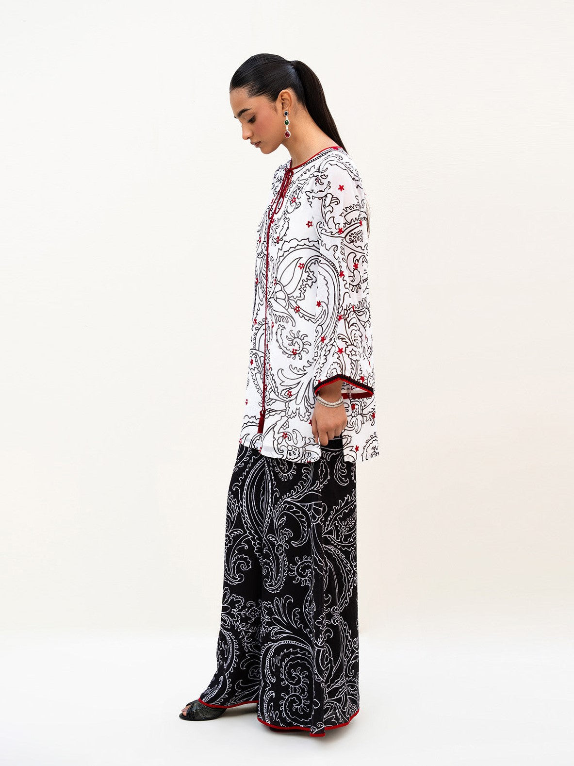 Mahira – Scarlet Touch Printed 3-Piece Suit