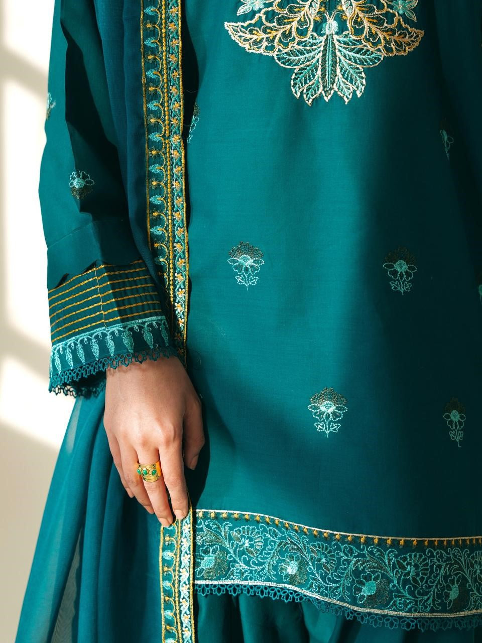 Aima – Luxury Embroidered Lawn 3-Piece Suit (Stitched)