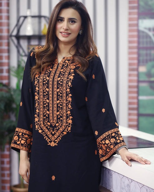 Sofia Brand Embroidered Stitched 2-Piece Suit